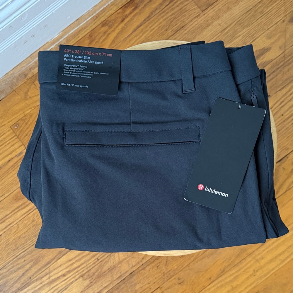 lululemon athletica Men's Dress Pants in Obsidian